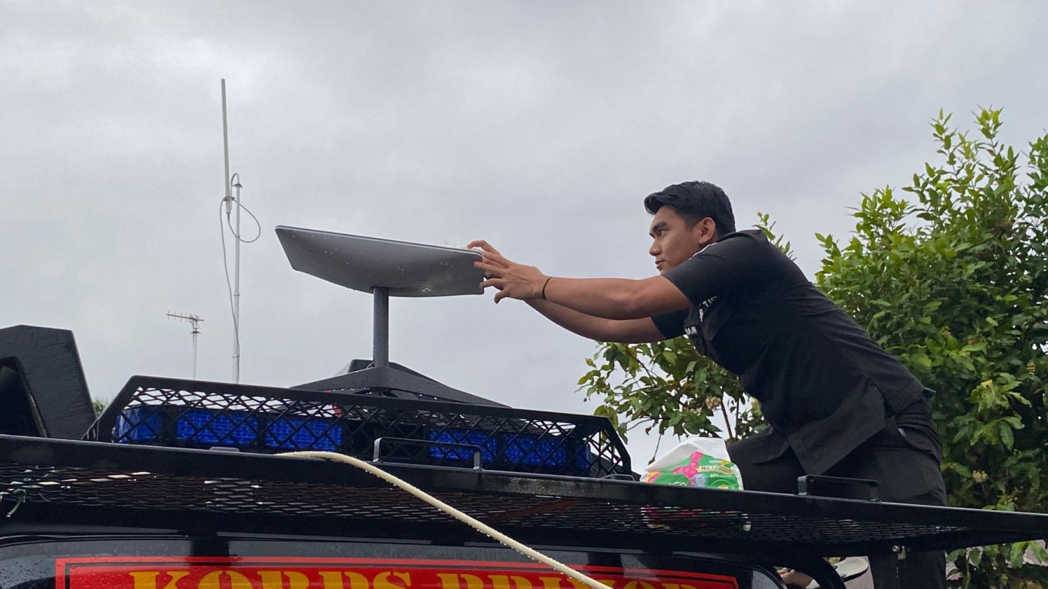 Kegiatan Bidang TIK Polda Riau di Lokasi Bencana Alam Kabupaten Agam, Sumatera Barat