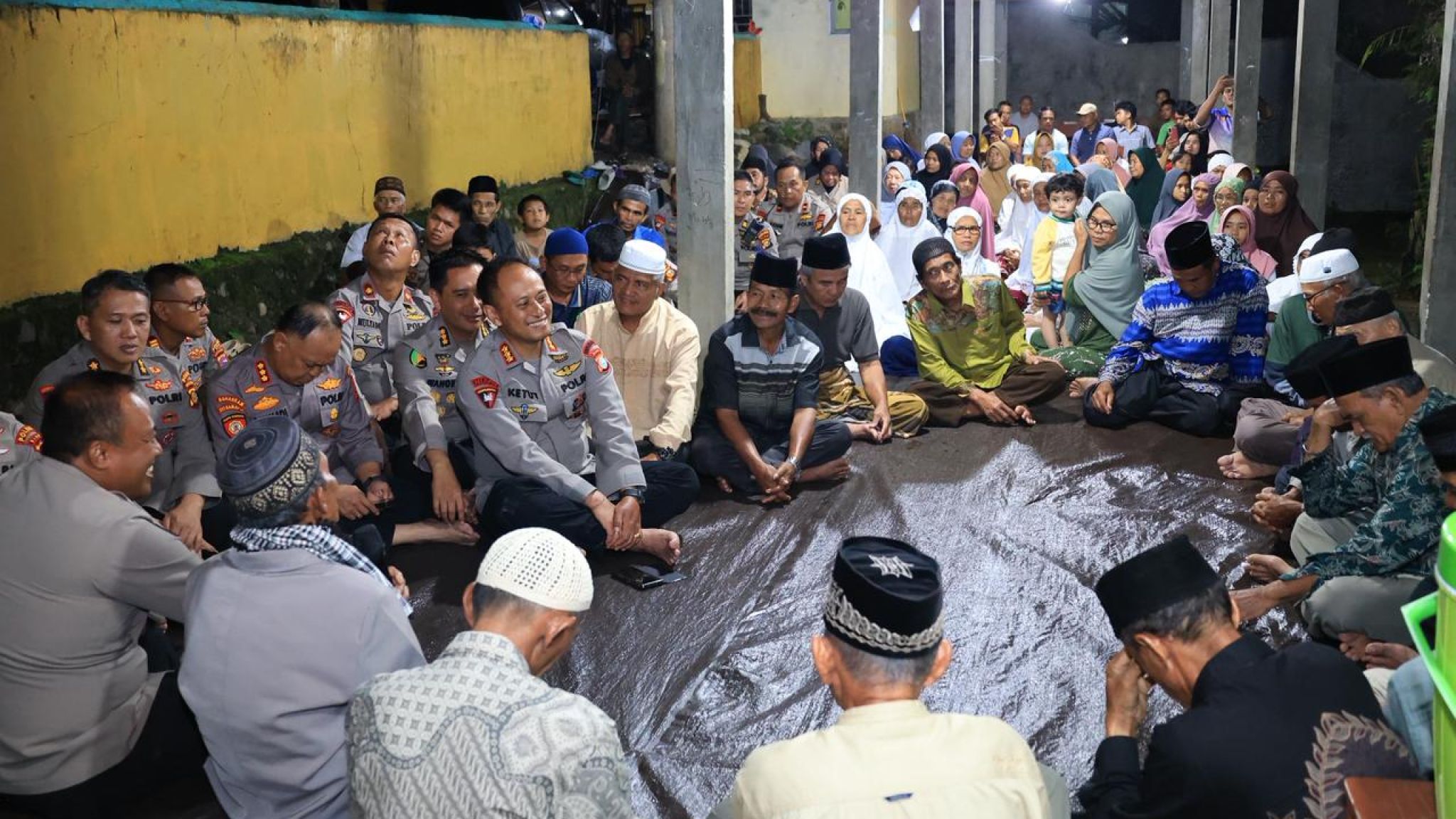Akhiri Misi Kemanusiaan, Polda Riau Gelar Doa Bersama Warga Agam