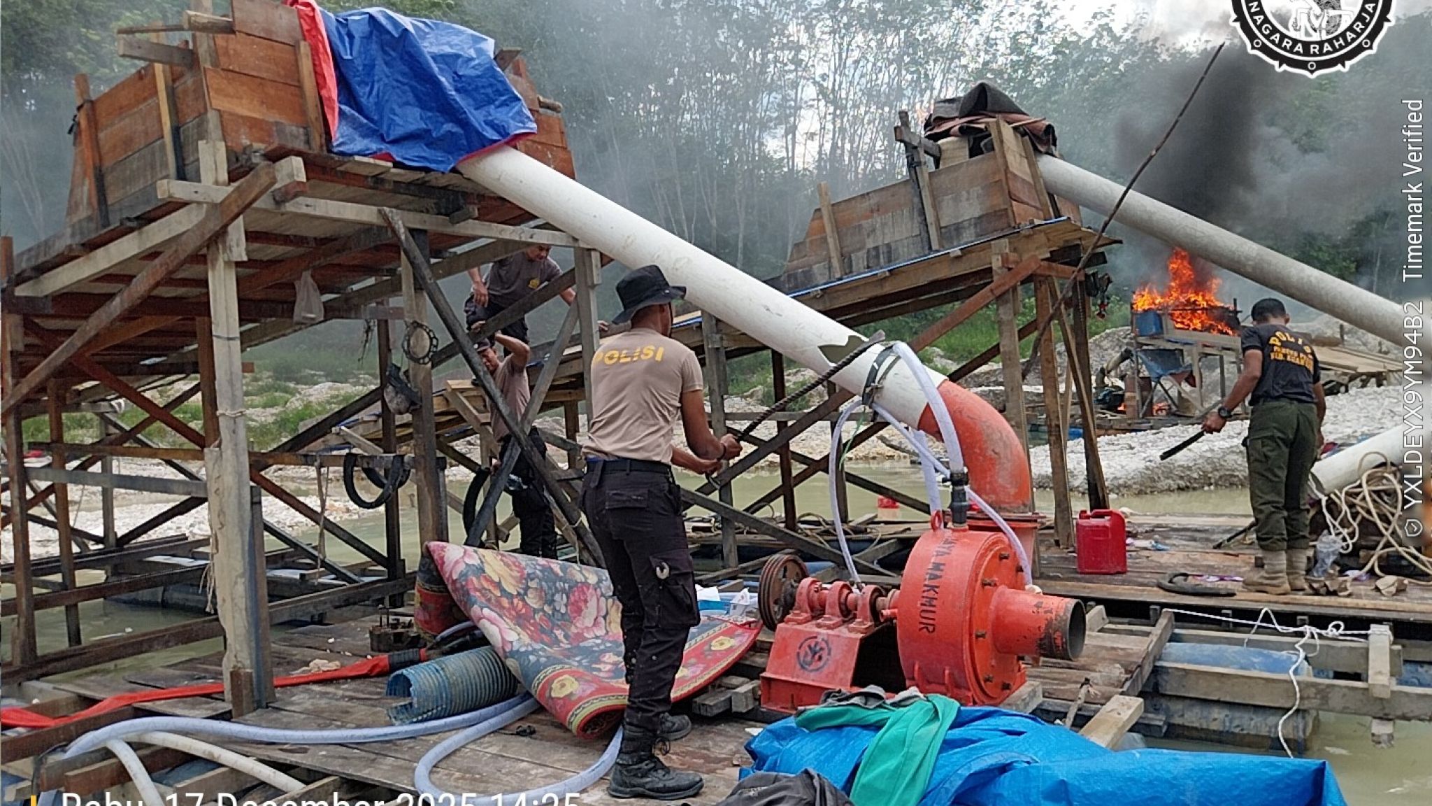 48 Rakit PETI dimusnah oleh Tim Gabungan, Dilahan Kebun Karet milik Pemkab, Kuansing, di Desa Jake.