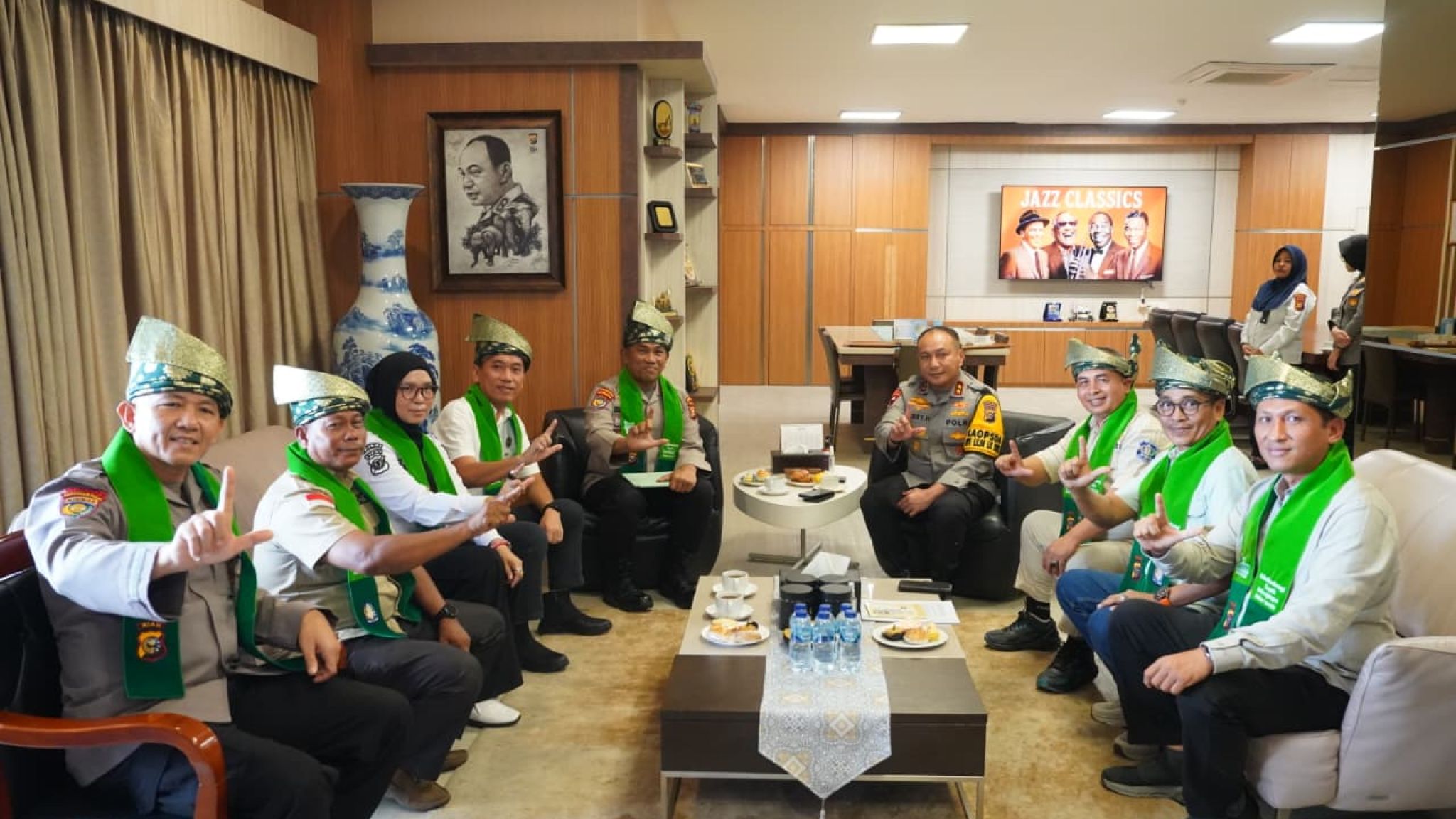 Kapolda Riau Terima Audiensi Panitia HUT Satpam ke-45 Tahun 2025