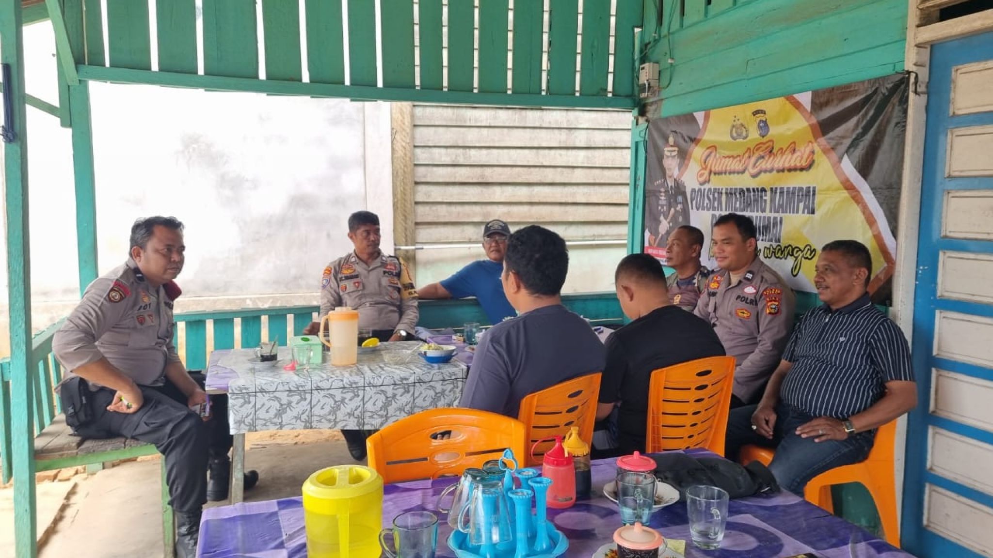 Polsek Medang Kampai Gelar Jum’at Curhat di Kelurahan Pelintung, Warga Sampaikan Kekhawatiran Remaja Nongkrong hingga Larut Malam