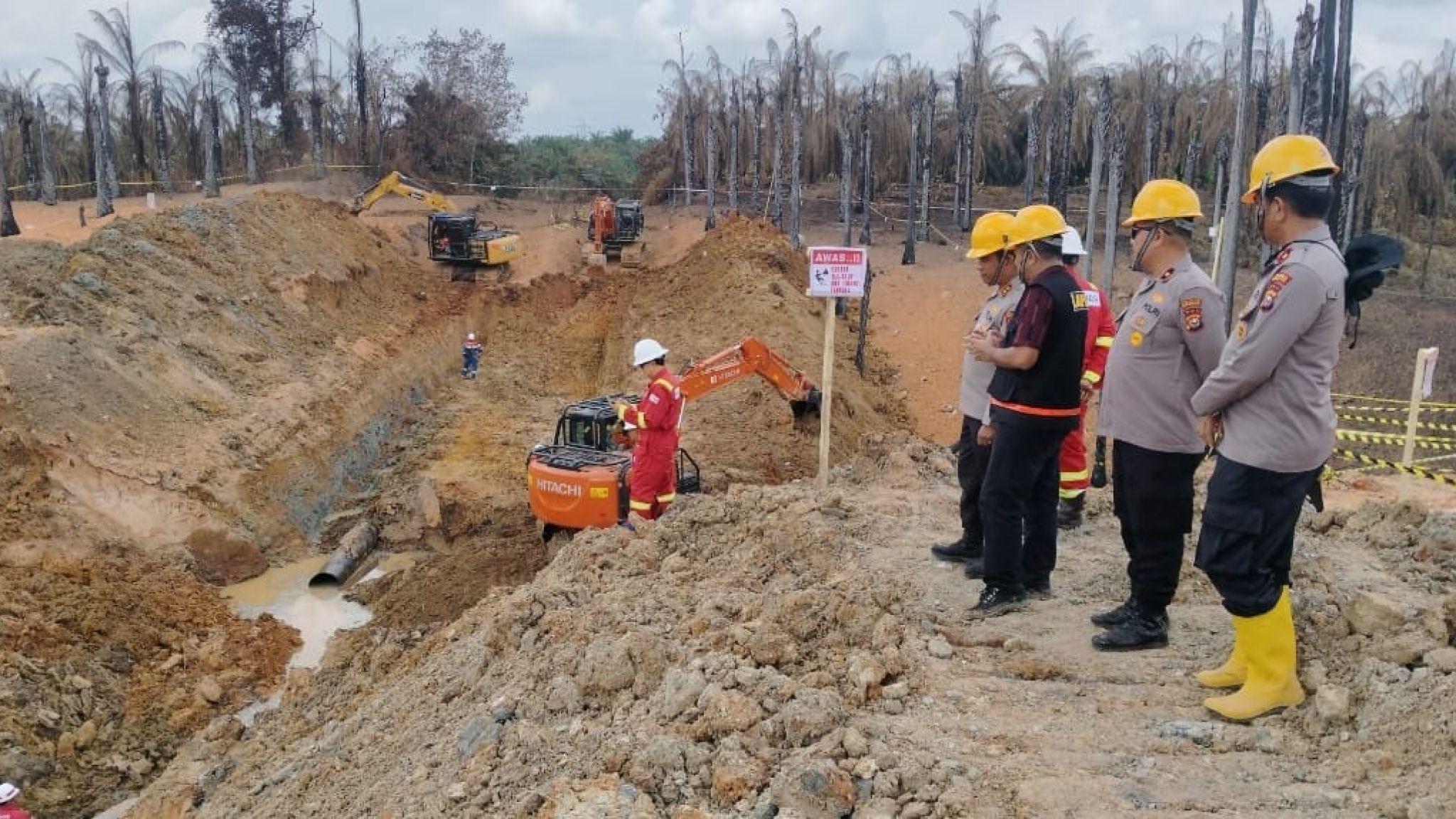 Polres Indragiri Hilir Hadir, Pastikan Tahap Pergantian Pipa PT TGI Berjalan Maksimal dan Korban Ditangani dengan Baik